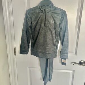 Under Armour Heathered Gray Two-Piece Set, Boys’ size 7, NWT